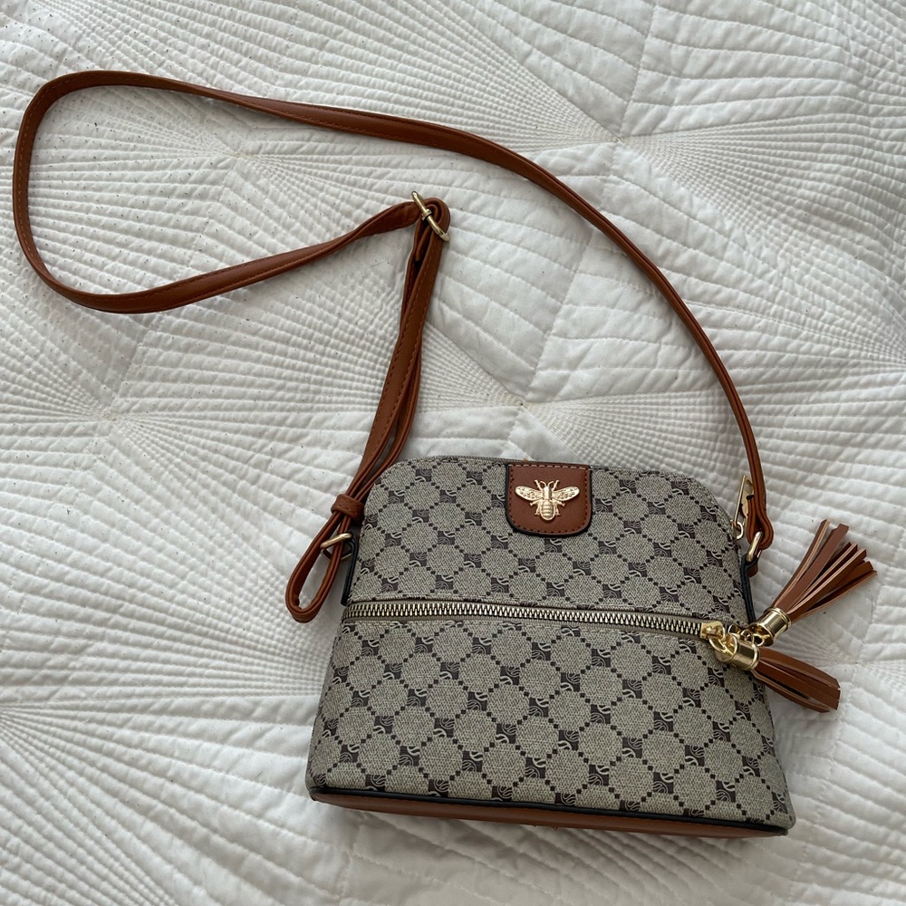 Crossbody purse